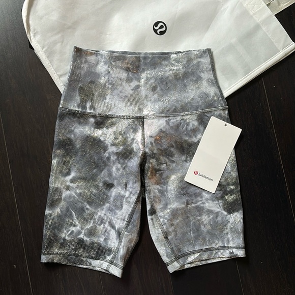 LULULEMON ALIGN HR SHORTS 8” *SHINE DIAMOND DYE STARLIGHT GRAPHITE GRAY FOIL NWT - Picture 3 of 9